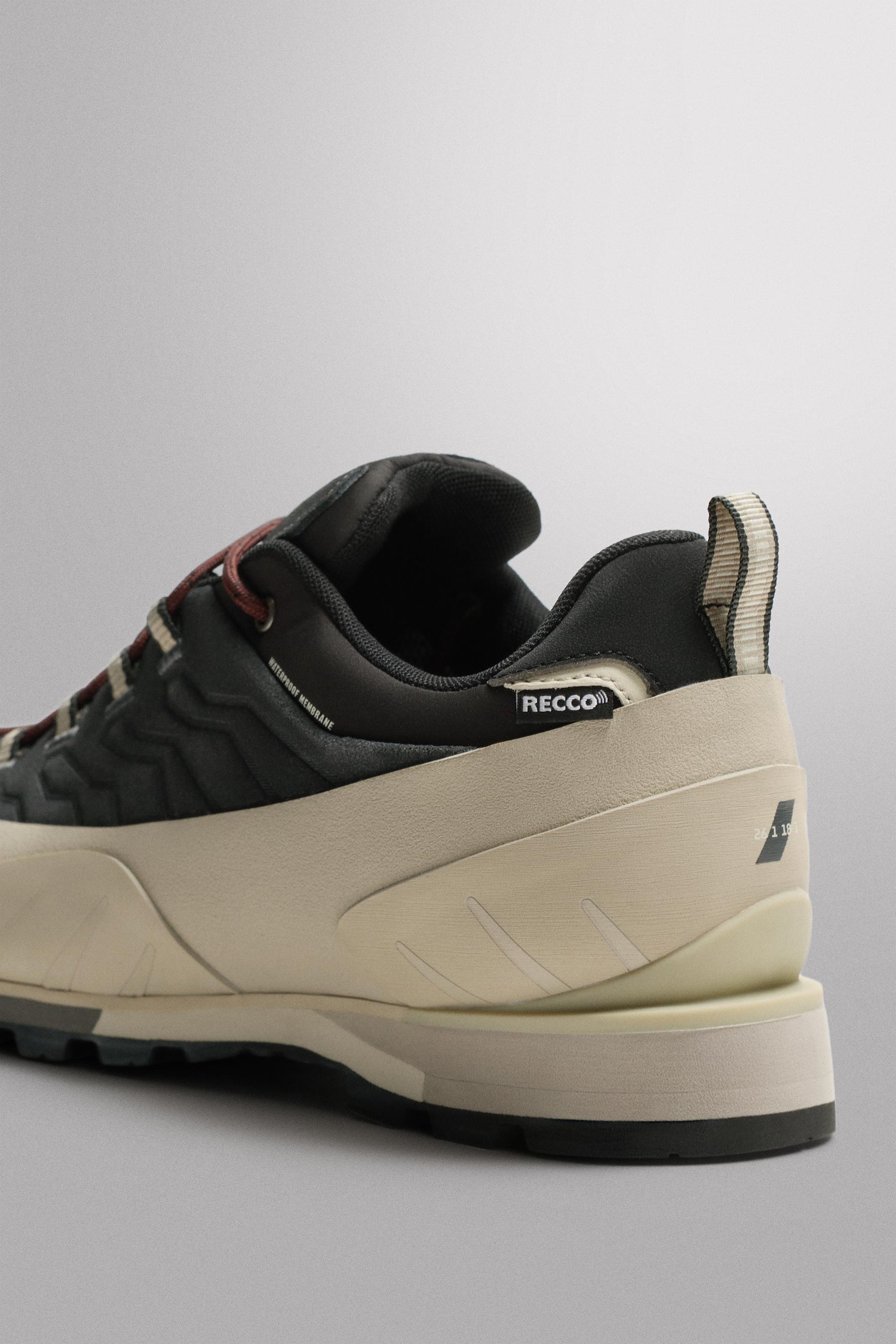 RECCO® WATERPROOF HIKING SHOES - Image 3