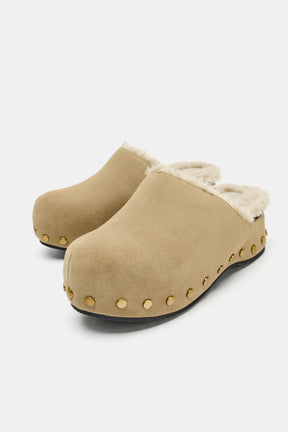 STUDDED SUEDE CLOGS