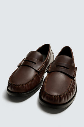 LEATHER MOCCASIN WITH MASK DETAIL - Image 5