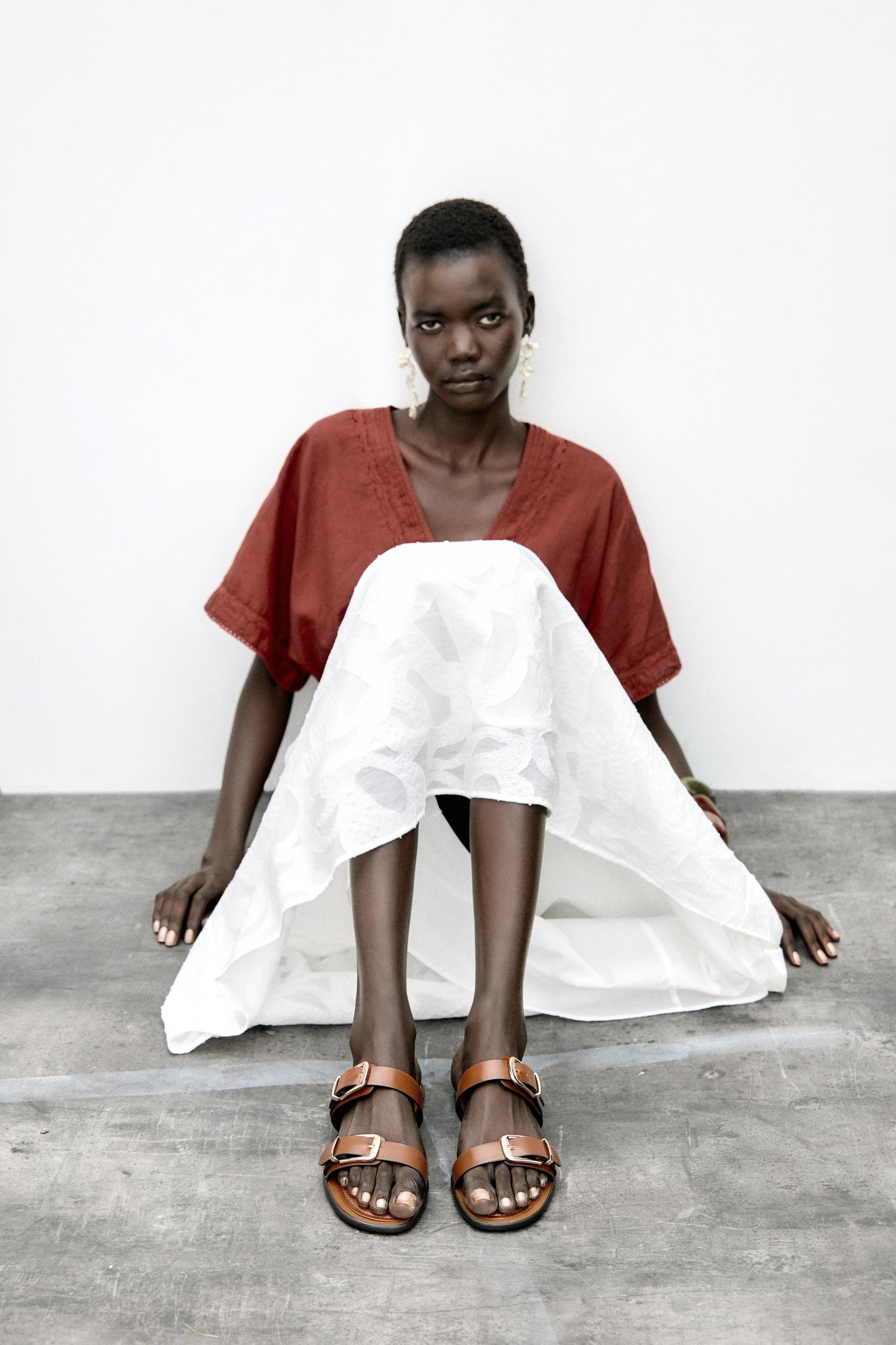 FLAT SANDALS WITH BUCKLE