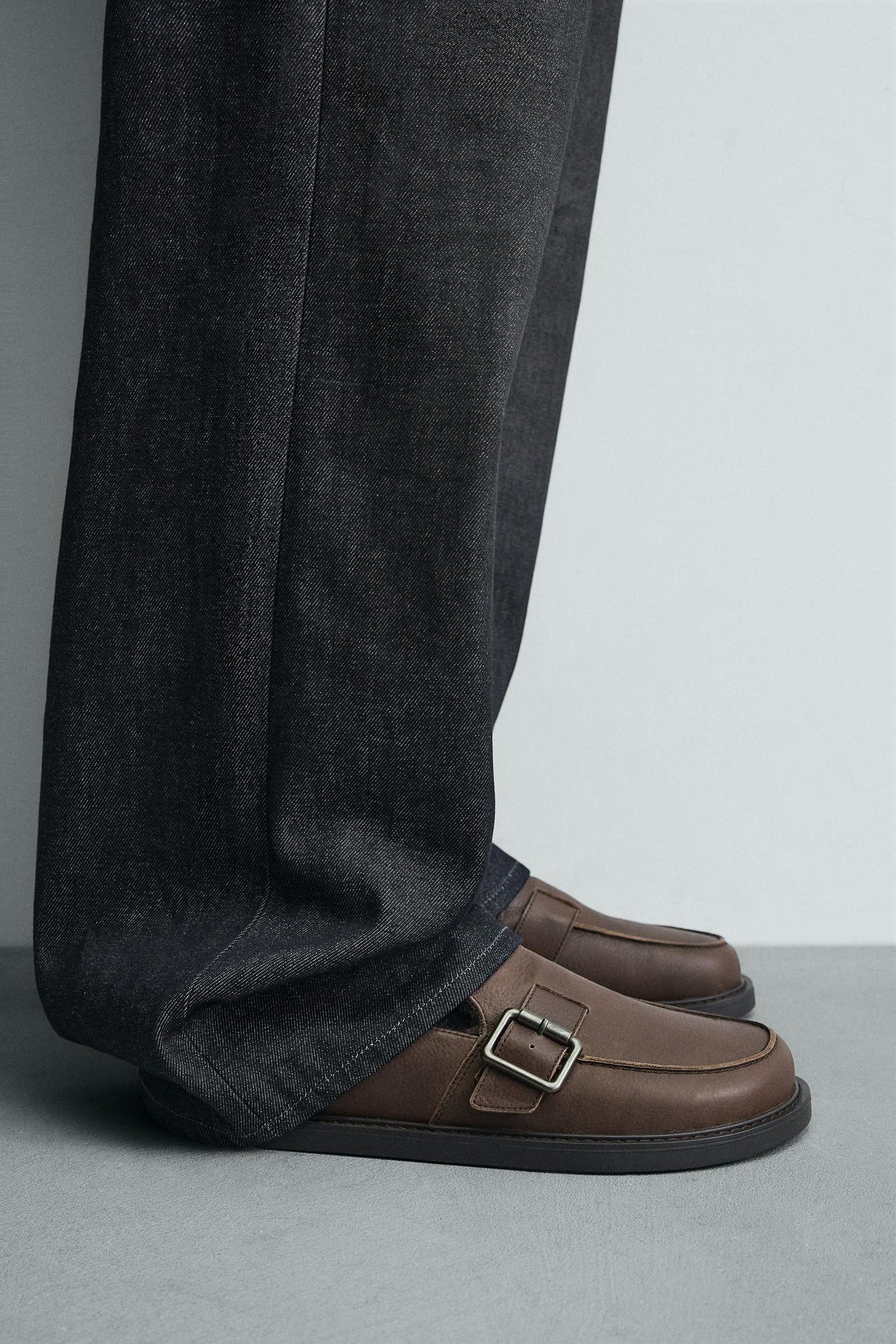 BUCKLED LEATHER CLOGS - Image 2