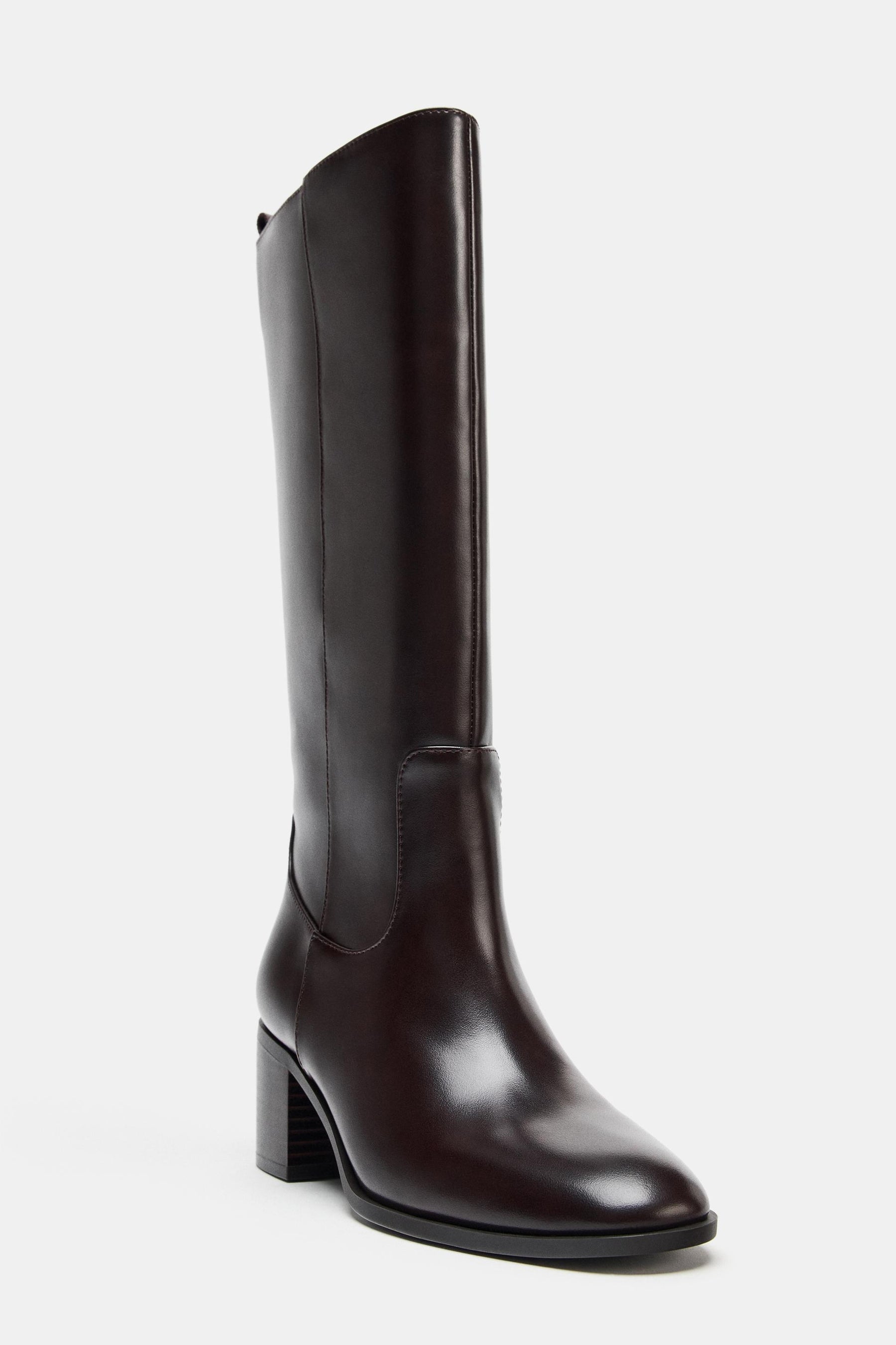 KNEE-HIGH BLOCK HEEL BOOTS