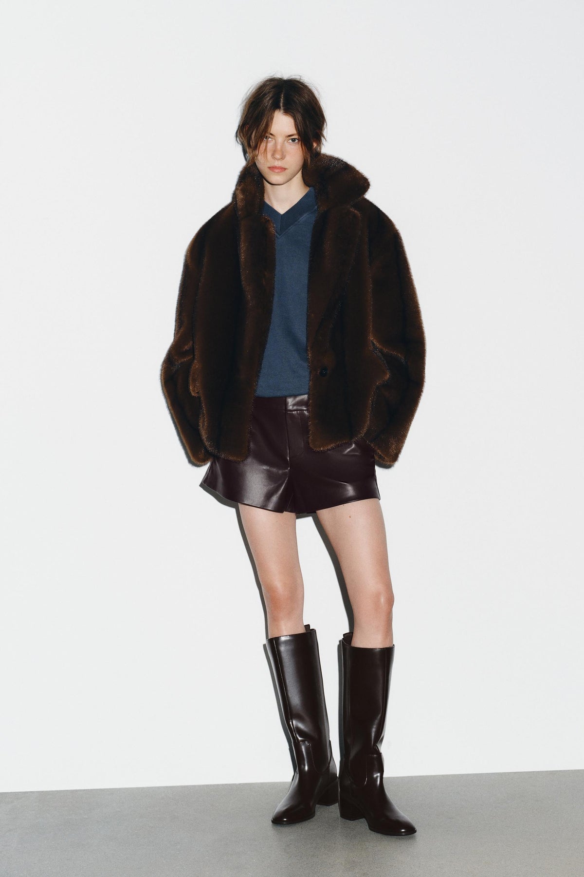 KNEE-HIGH BLOCK HEEL BOOTS