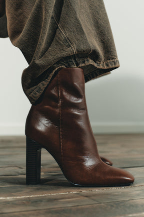 WIDE HEEL ANKLE BOOTS