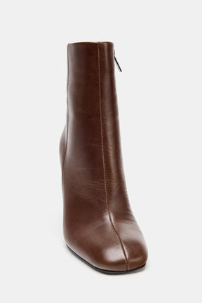 WIDE HEEL ANKLE BOOTS