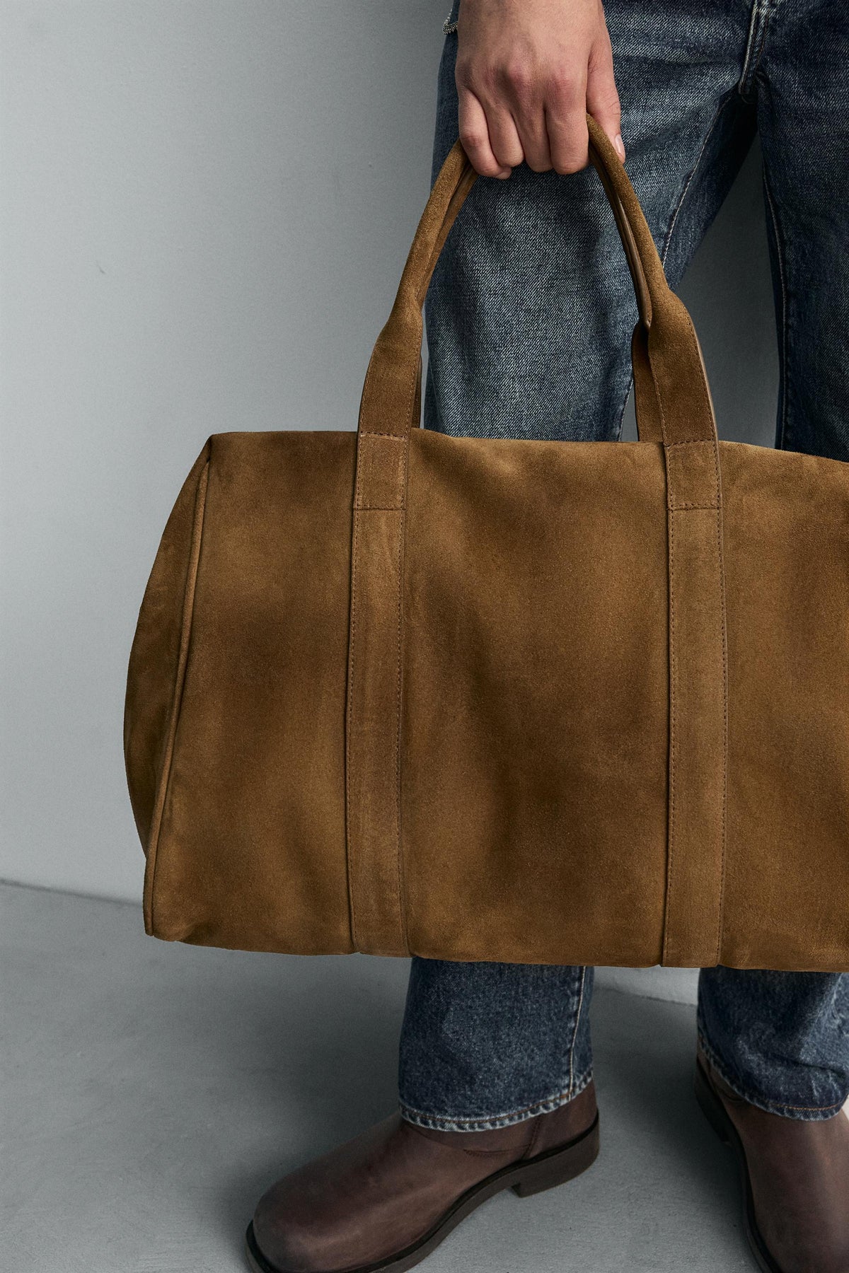 LIMITED EDITION LEATHER TRAVEL BAG - Image 2