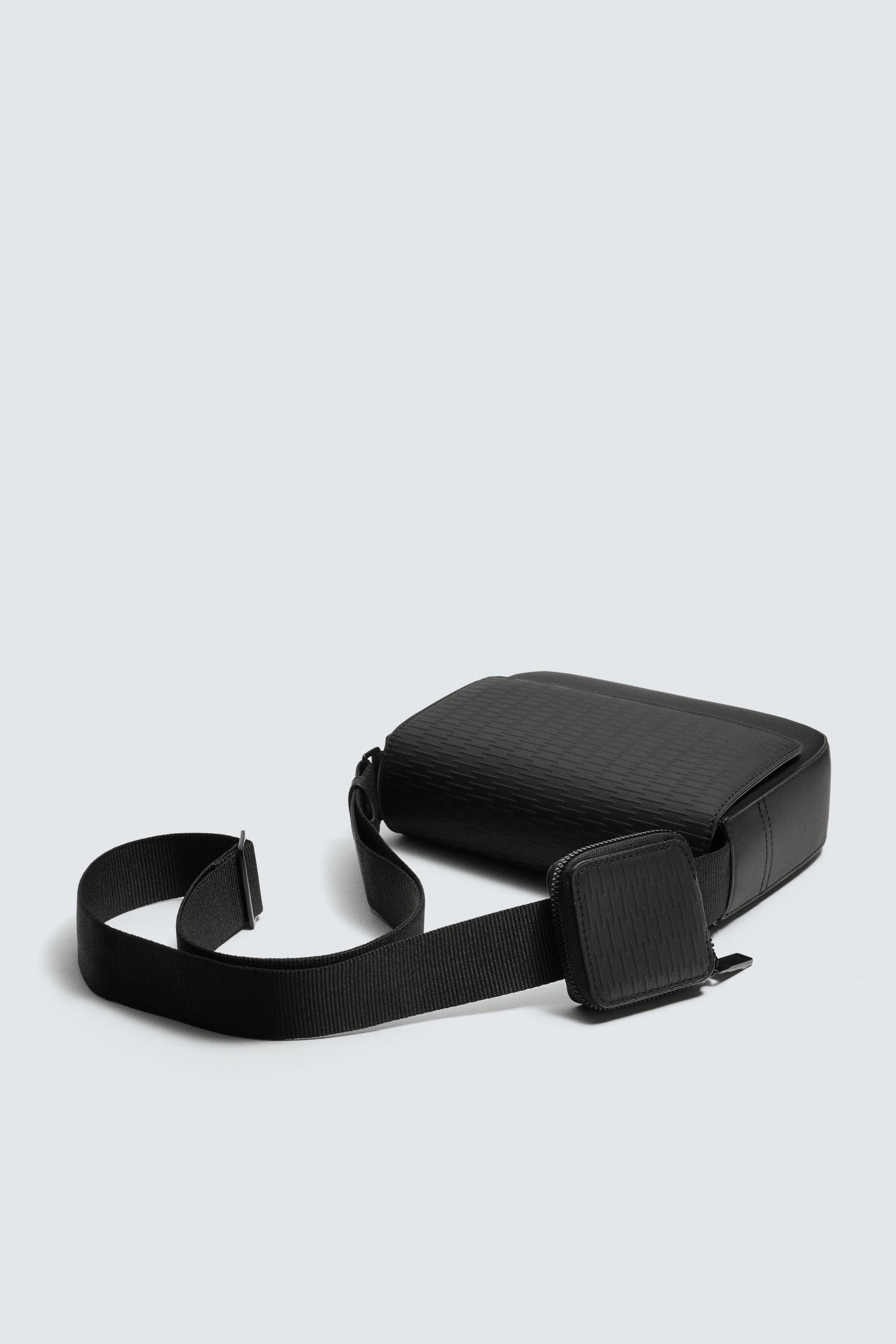 RUBBERISED TEXTURED CROSSBODY BAG - Image 4