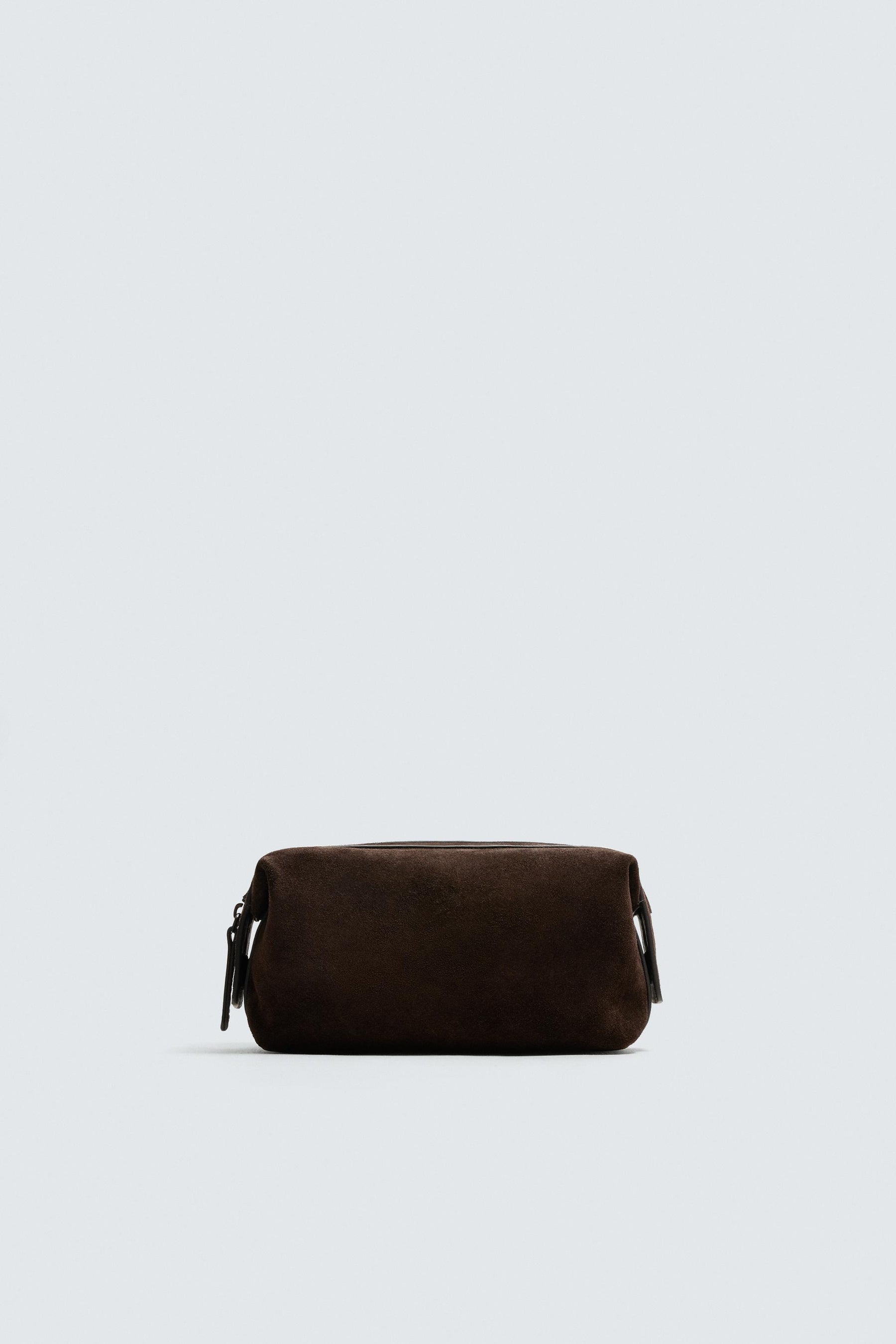LEATHER TOILETRY BAG - Image 1